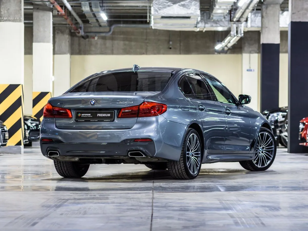 BMW 5-Series Image 4