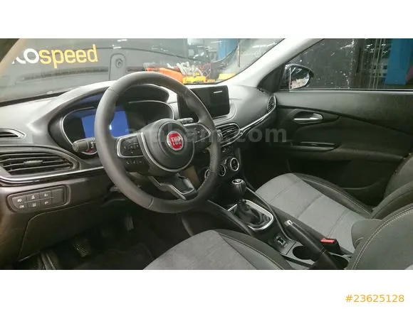 Fiat Egea Cross 1.4 Fire Lounge Image 5